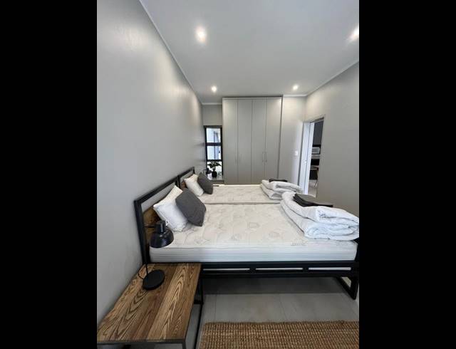 2 BEDROOM APARTMENT FOR SALE IN MENLO PARK